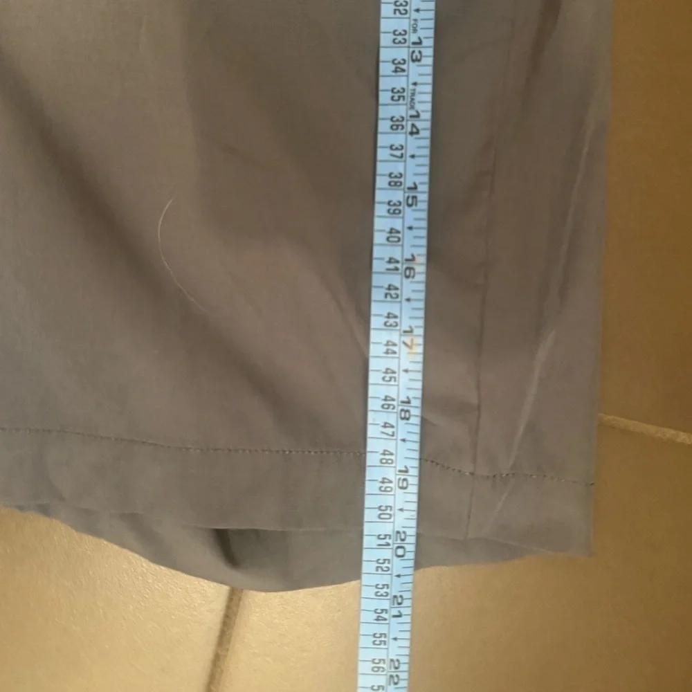 BANANA REPUBLIC Men's Gray Flat Front Golf Shorts Size 36 Pockets Outdoors